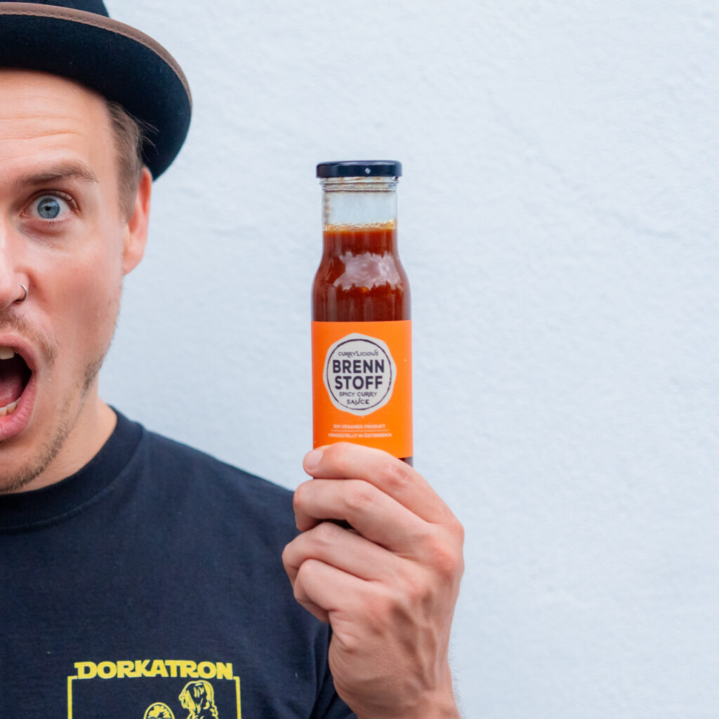 Tom's Hot Sauce „Brennstoff Currylicious“ überzeugte die Tester der Scovie Awards.