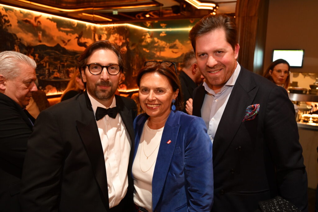 David Schober, Susanne Kraus-Winkler, Daniel Serafin bei der Kleinod am Ring Eröffnung.